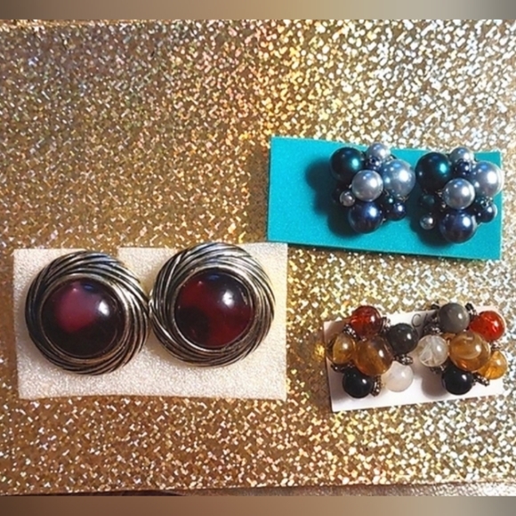 2 pr Clip-on Vintage Earrings REDUCED - Picture 3 of 16